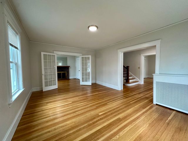 118 Ash St, Waltham, MA 02453