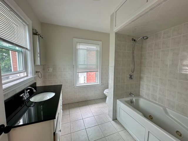 118 Ash St, Waltham, MA 02453