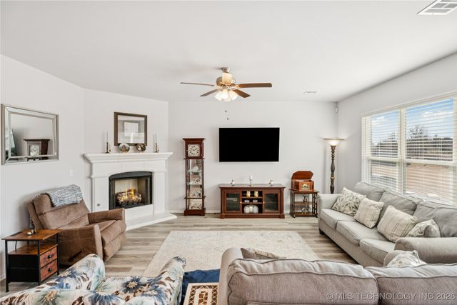 6250 S 317th East Avenue, Broken Arrow, OK 74014