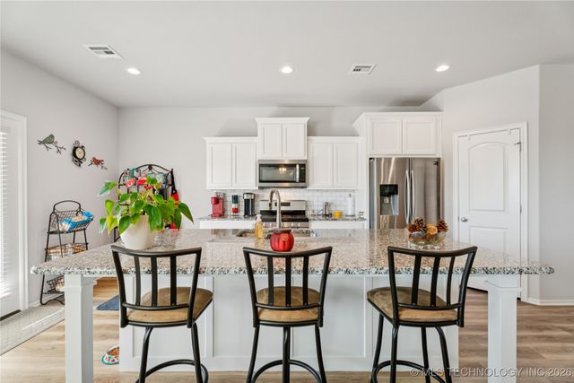 6250 S 317th East Avenue, Broken Arrow, OK 74014