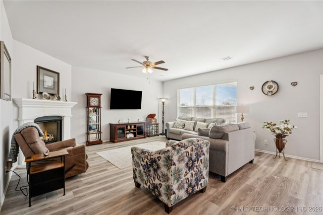 6250 S 317th East Avenue, Broken Arrow, OK 74014