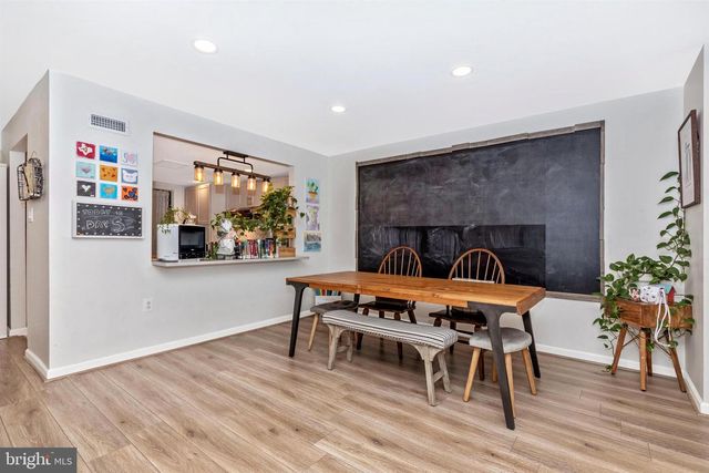 703 MOUNTAIN VIEW DR, Chesterbrook, PA 19087