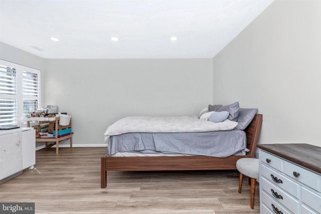 703 MOUNTAIN VIEW DR, Chesterbrook, PA 19087