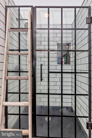 703 MOUNTAIN VIEW DR, Chesterbrook, PA 19087