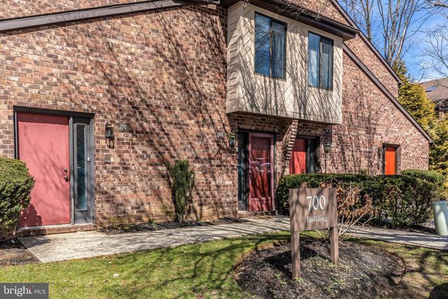 703 MOUNTAIN VIEW DR, Chesterbrook, PA 19087