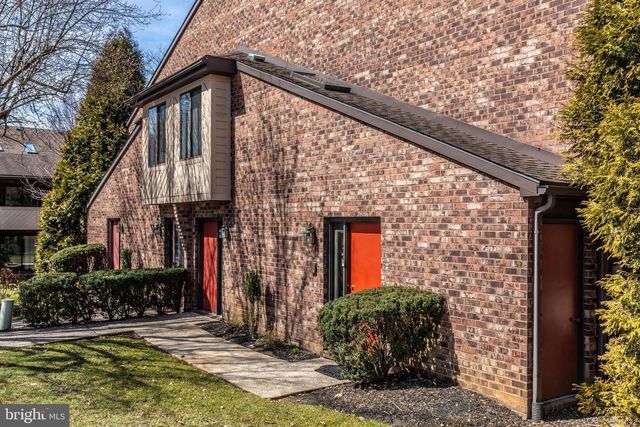 703 MOUNTAIN VIEW DR, Chesterbrook, PA 19087