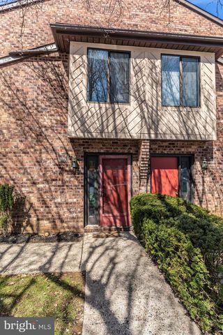 703 MOUNTAIN VIEW DR, Chesterbrook, PA 19087