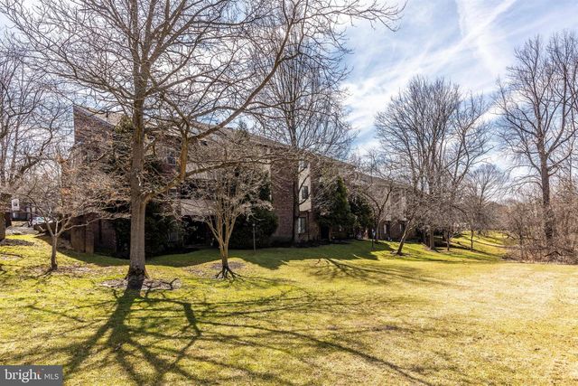 703 MOUNTAIN VIEW DR, Chesterbrook, PA 19087