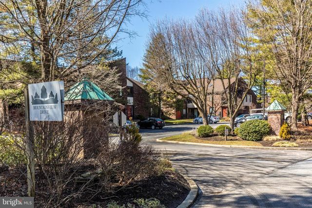 703 MOUNTAIN VIEW DR, Chesterbrook, PA 19087