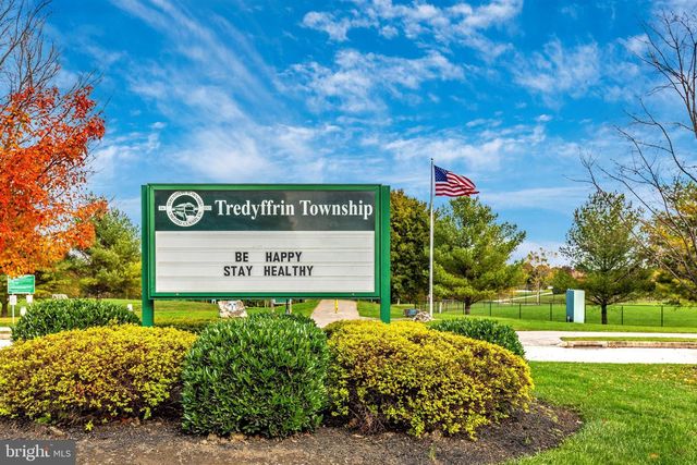 703 MOUNTAIN VIEW DR, Chesterbrook, PA 19087