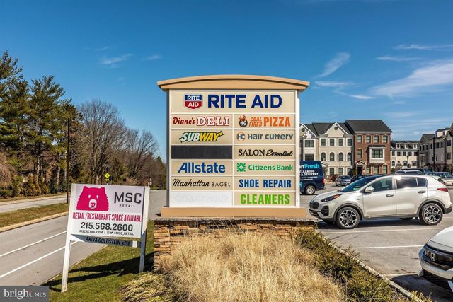 703 MOUNTAIN VIEW DR, Chesterbrook, PA 19087