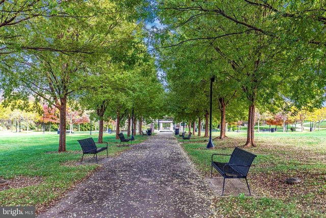 703 MOUNTAIN VIEW DR, Chesterbrook, PA 19087