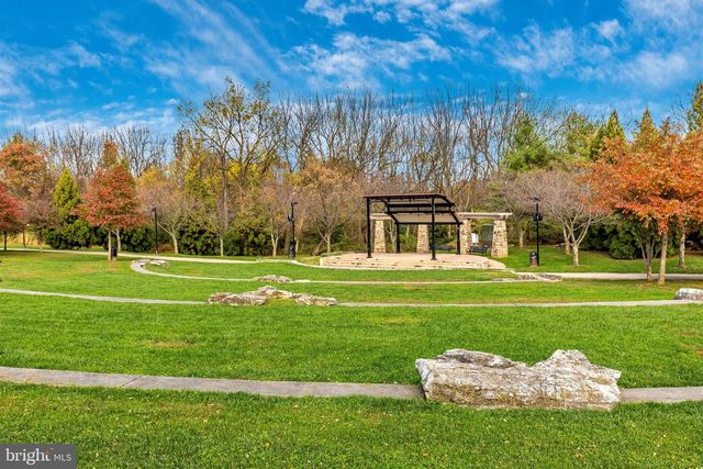 703 MOUNTAIN VIEW DR, Chesterbrook, PA 19087