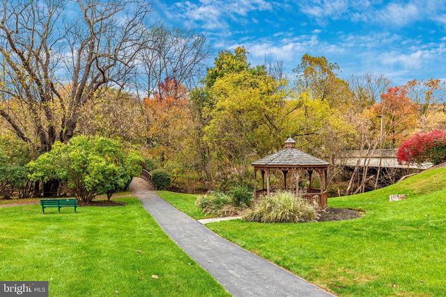 703 MOUNTAIN VIEW DR, Chesterbrook, PA 19087