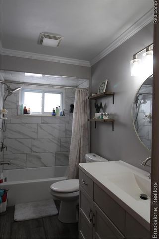 24524 Johnston Avenue, Eastpointe, MI 48021