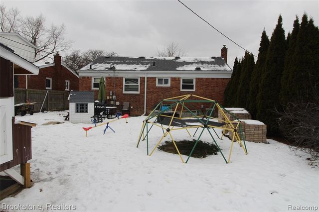 24524 Johnston Avenue, Eastpointe, MI 48021