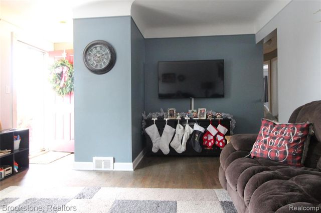 24524 Johnston Avenue, Eastpointe, MI 48021