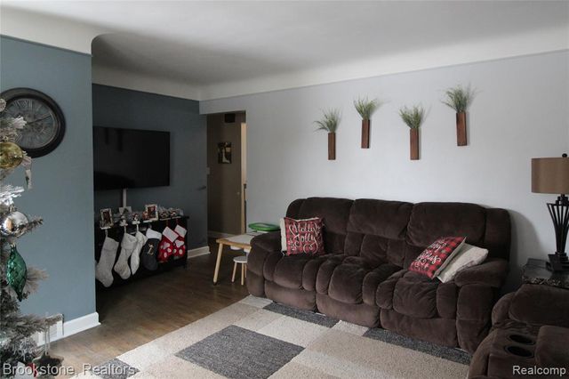 24524 Johnston Avenue, Eastpointe, MI 48021