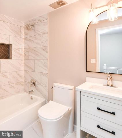 9 DORRELL CT, Sterling, VA 20165