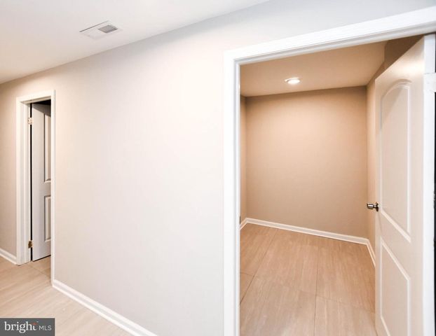 9 DORRELL CT, Sterling, VA 20165