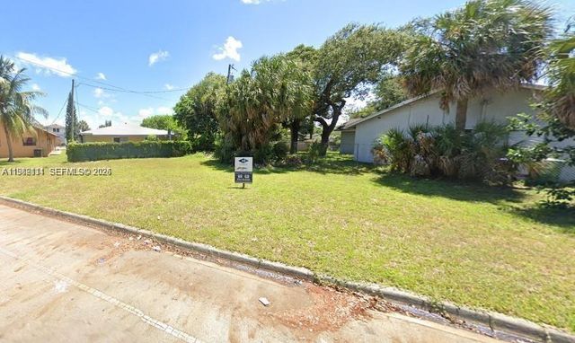 8 NW 8th Ct, Fort Lauderdale, FL 33311