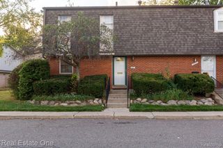 861 Kirts Boulevard, Troy, MI 48084