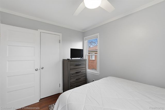 927 Montrose Avenue, Royal Oak Charter Township, MI 48073