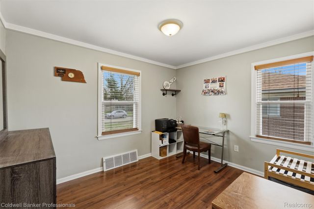 927 Montrose Avenue, Royal Oak Charter Township, MI 48073