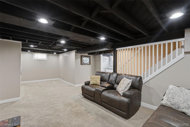 927 Montrose Avenue, Royal Oak Charter Township, MI 48073