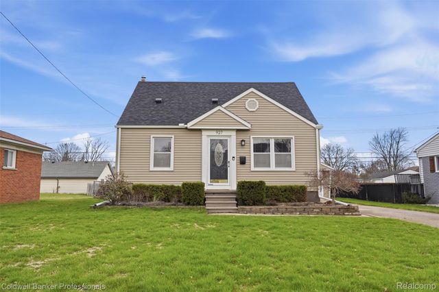 927 Montrose Avenue, Royal Oak Charter Township, MI 48073