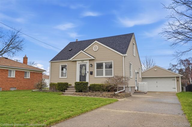 927 Montrose Avenue, Royal Oak Charter Township, MI 48073
