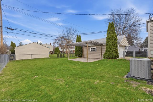 927 Montrose Avenue, Royal Oak Charter Township, MI 48073