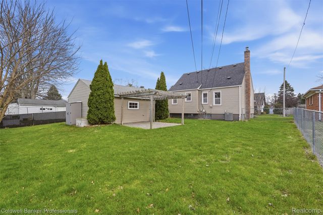 927 Montrose Avenue, Royal Oak Charter Township, MI 48073