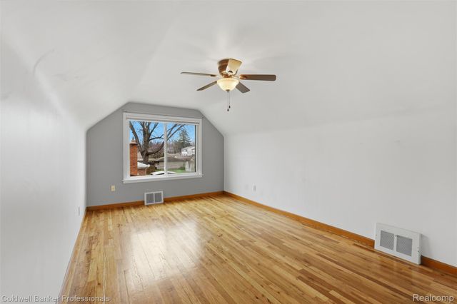 927 Montrose Avenue, Royal Oak Charter Township, MI 48073