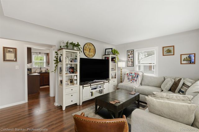 927 Montrose Avenue, Royal Oak Charter Township, MI 48073