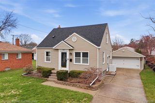 927 Montrose Avenue, Royal Oak Charter Township, MI 48073