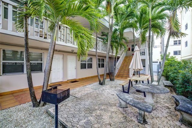 1740 Funston ST 12, Hollywood, FL 33020