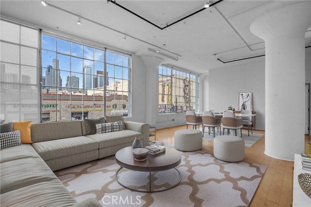 420 S San Pedro 211, Los Angeles, CA 90013