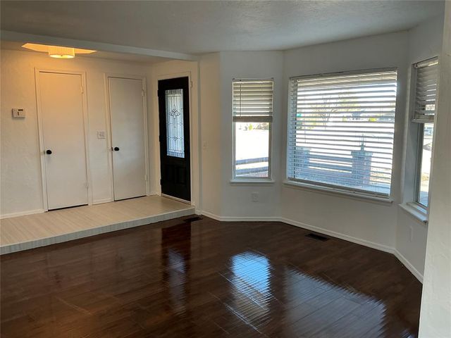 9901 HUMMINGBIRD Lane, Oklahoma City, OK 73162