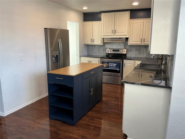 9901 HUMMINGBIRD Lane, Oklahoma City, OK 73162