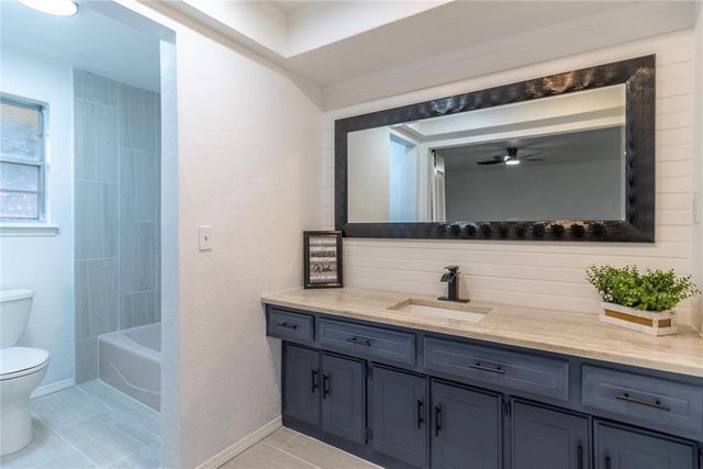 9901 HUMMINGBIRD Lane, Oklahoma City, OK 73162