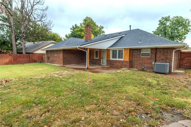 9901 HUMMINGBIRD Lane, Oklahoma City, OK 73162