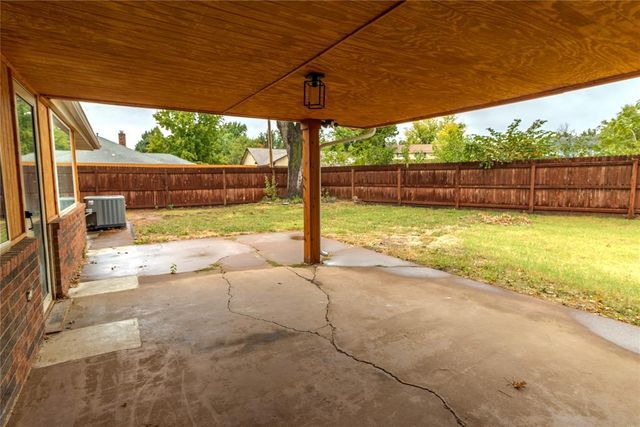 9901 HUMMINGBIRD Lane, Oklahoma City, OK 73162