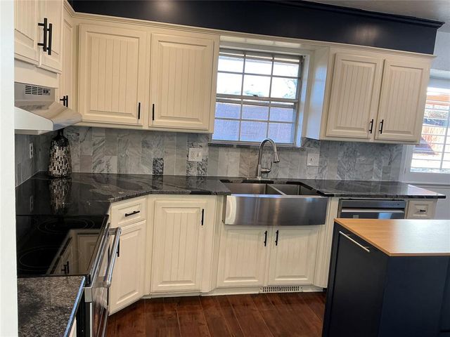 9901 HUMMINGBIRD Lane, Oklahoma City, OK 73162