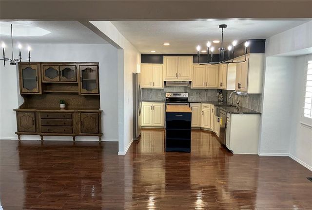 9901 HUMMINGBIRD Lane, Oklahoma City, OK 73162