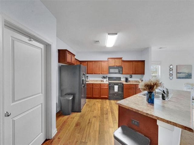 1048 Sutherland Drive, Winder, GA 30680