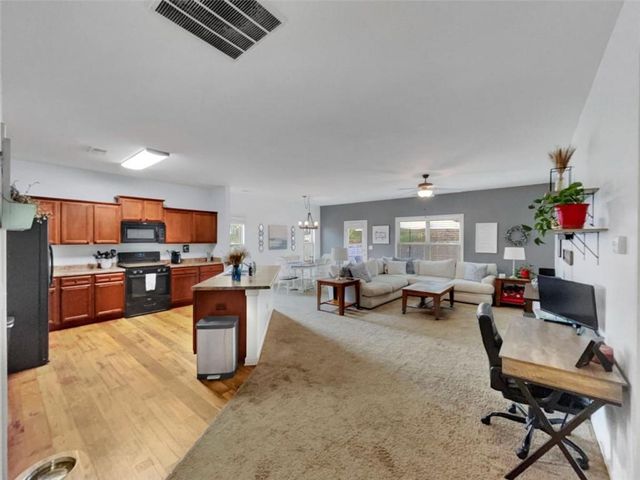 1048 Sutherland Drive, Winder, GA 30680