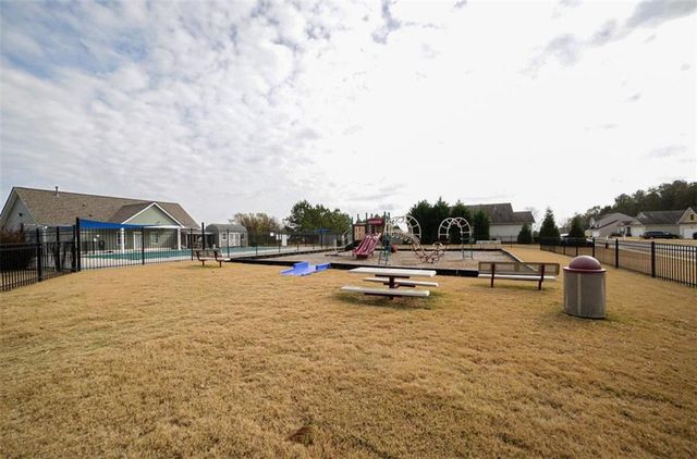 1048 Sutherland Drive, Winder, GA 30680