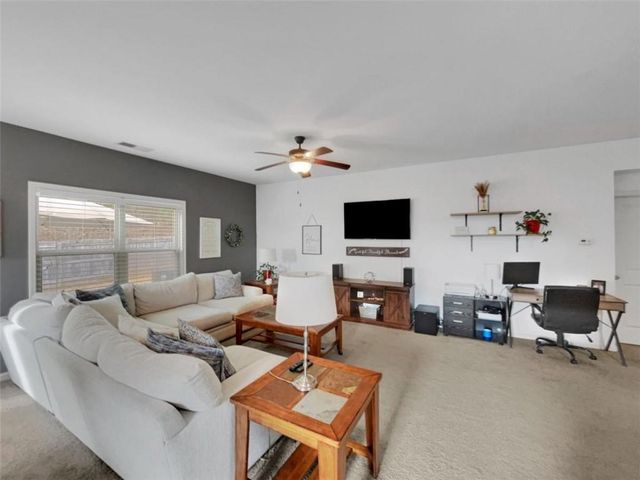 1048 Sutherland Drive, Winder, GA 30680