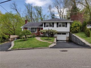 61 Homecrest Oval, Yonkers, NY 10703